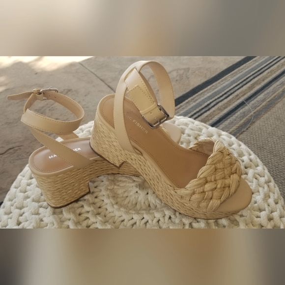 Marc Fisher size 11 platform Espadrille sandal - Picture 3 of 4